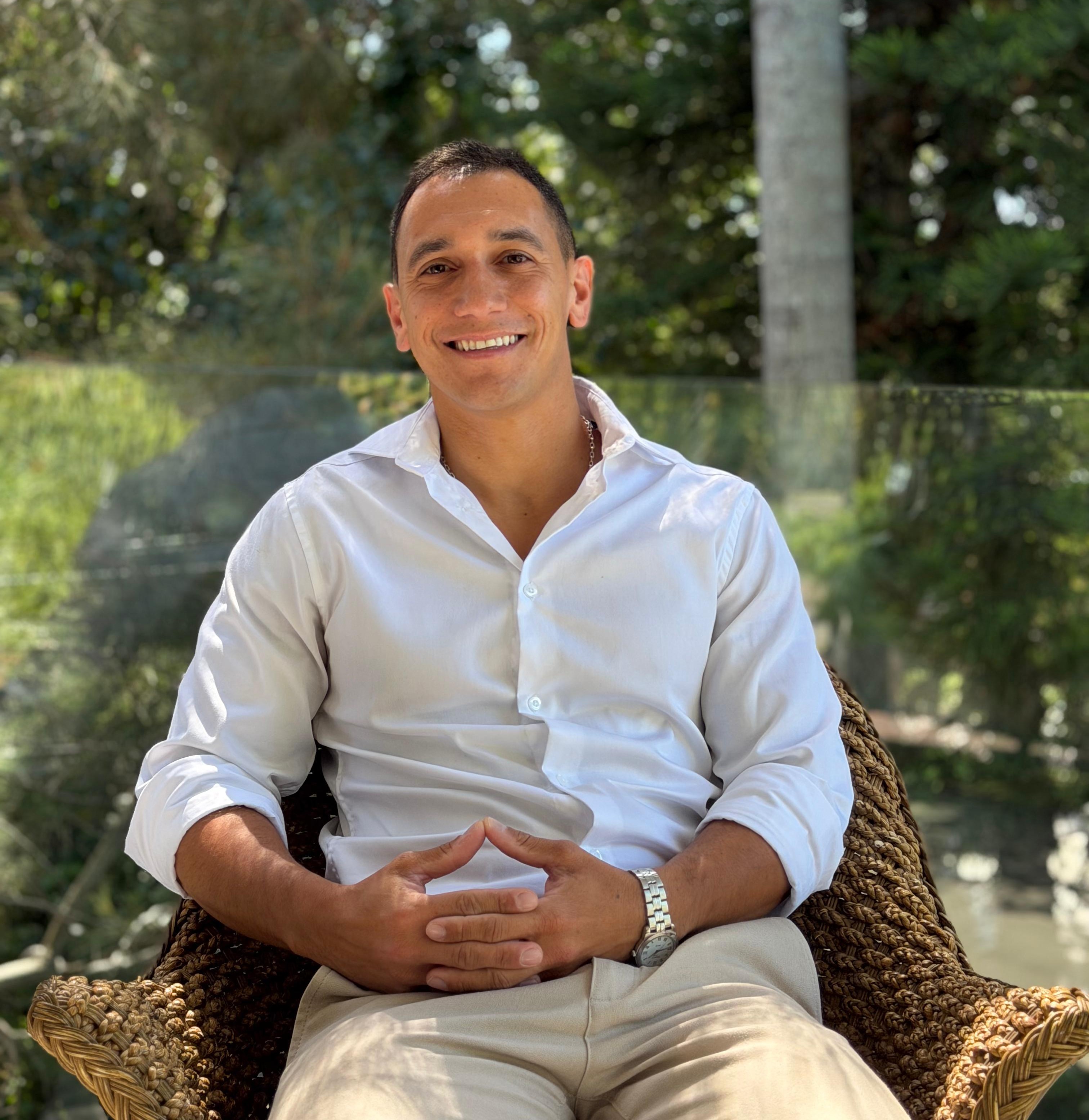 Dr Gonzalo Barboza